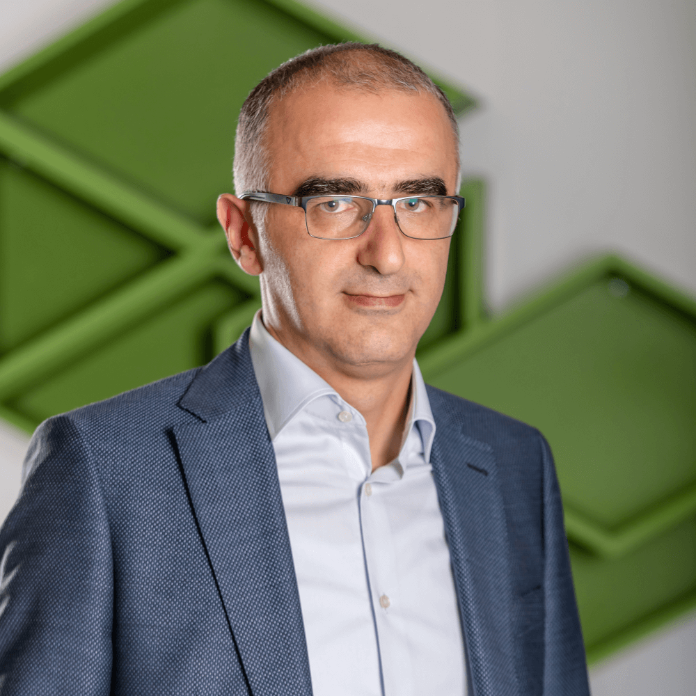 VAHE HAYRAPETYAN, Chief Credit Risk Officer, Member of the Management Board